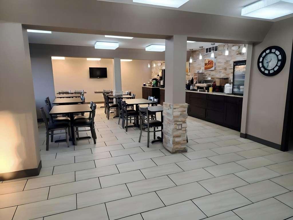 Quality Inn Middleburg Heights Restaurant photo