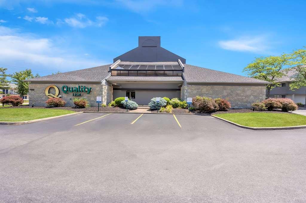 Quality Inn Middleburg Heights Exterior photo